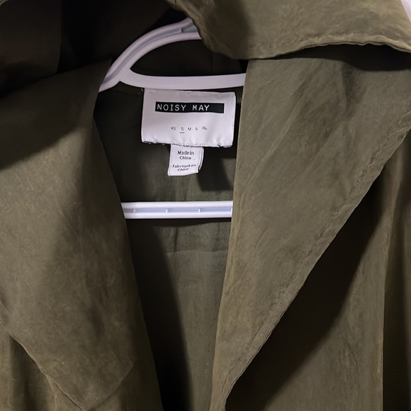 Lightweight Jacket - Picture 2 of 3